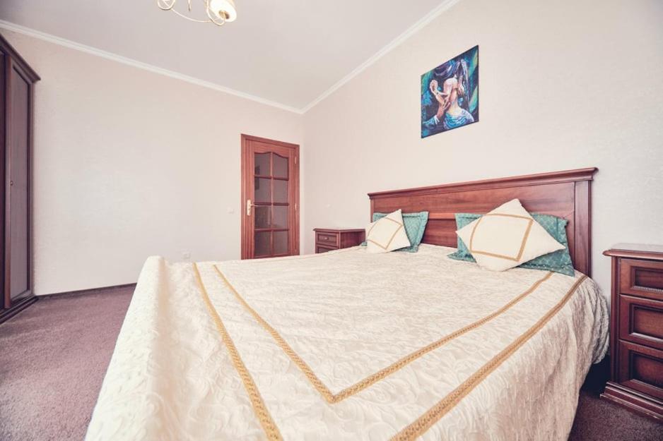 Роскошная 3К Квартира 170М2 На Оболонской Набережной Kyiv Exterior photo